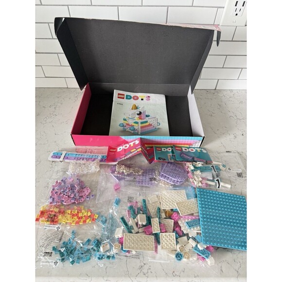 LEGO DOTS: Unicorn Creative Family Pack (41962) - Picture 2 of 6
